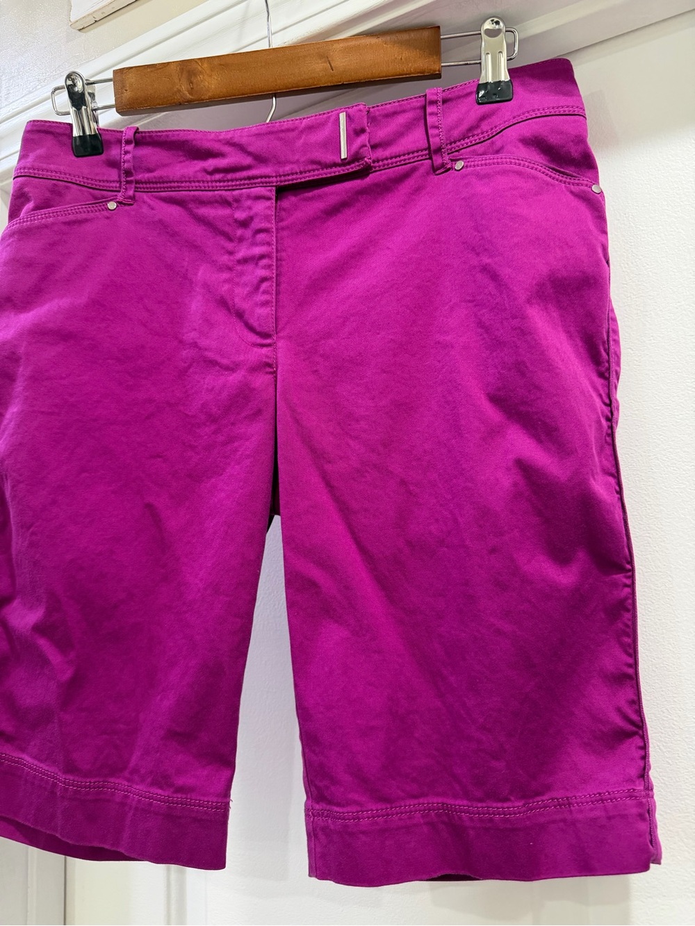 White House Black Market Fuchsia Bermuda Shorts Size 4 - Picture 3 of 14